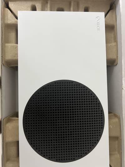 Xbox Series S 10/10 condition