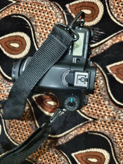Sony A77 DSLR with 18-55mm Lens | Excellent Condition