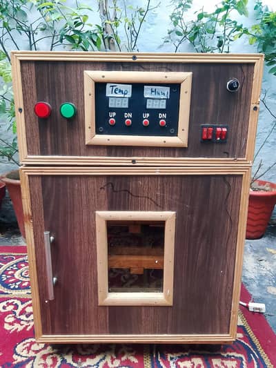 Chicken hatching machine