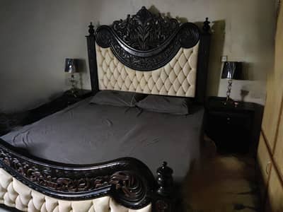 Complete bedroom set for Sale_ price negotiable