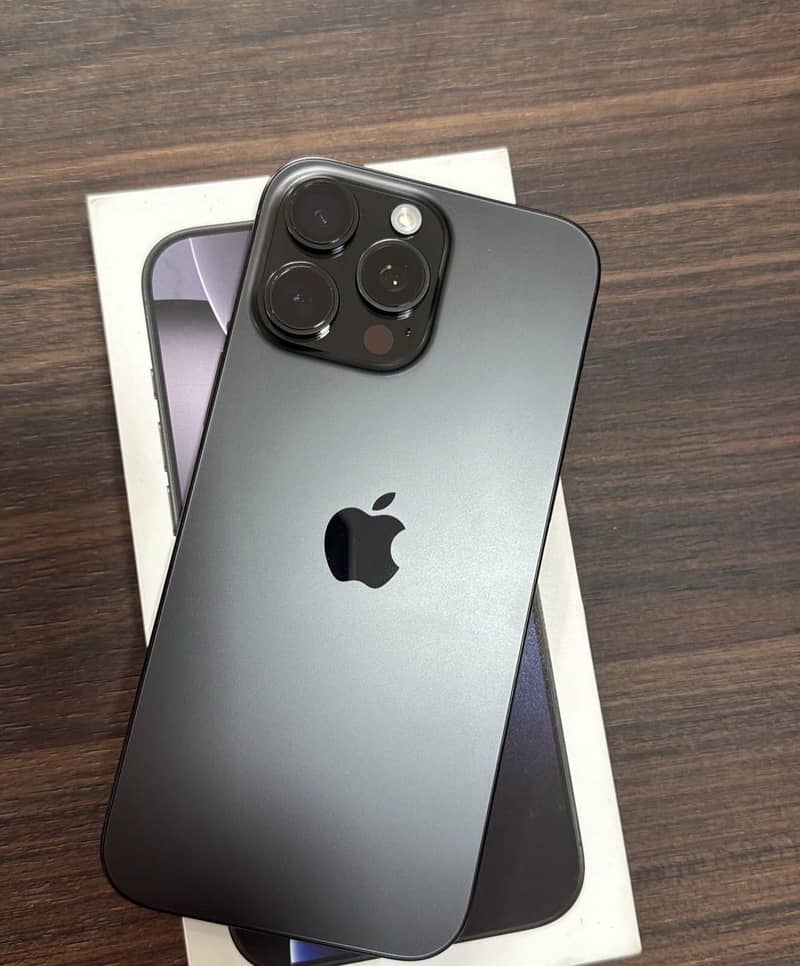 Iphone 16 pro max 1