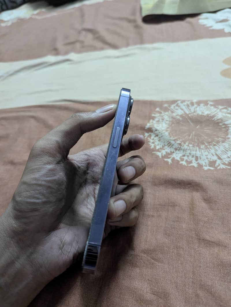 Apple iPhone 14 Pro 4