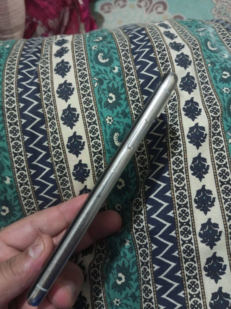 Apple iPhone X 4
