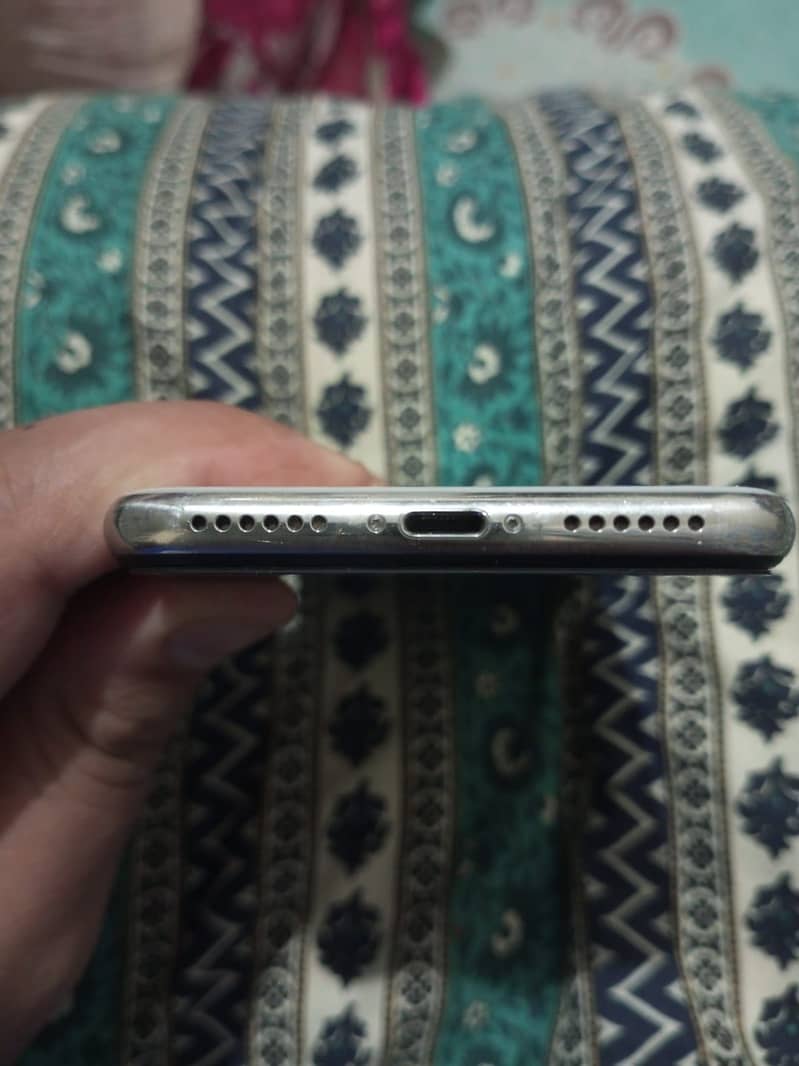 Apple iPhone X 5