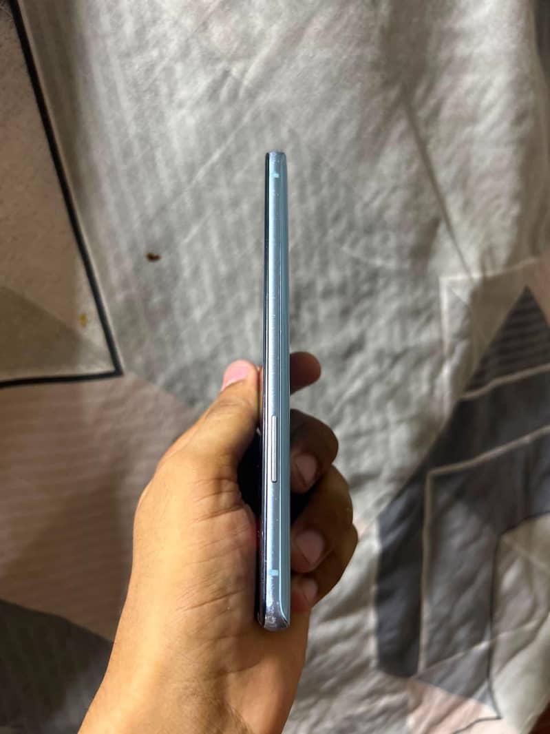 One Plus 9R 6