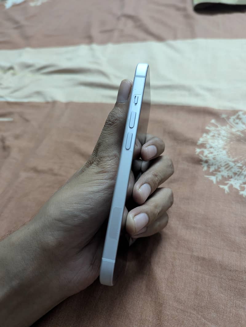 Apple iPhone 15 3