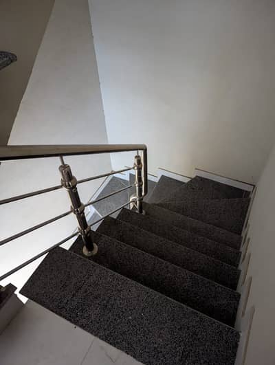 4 Marla building for sale