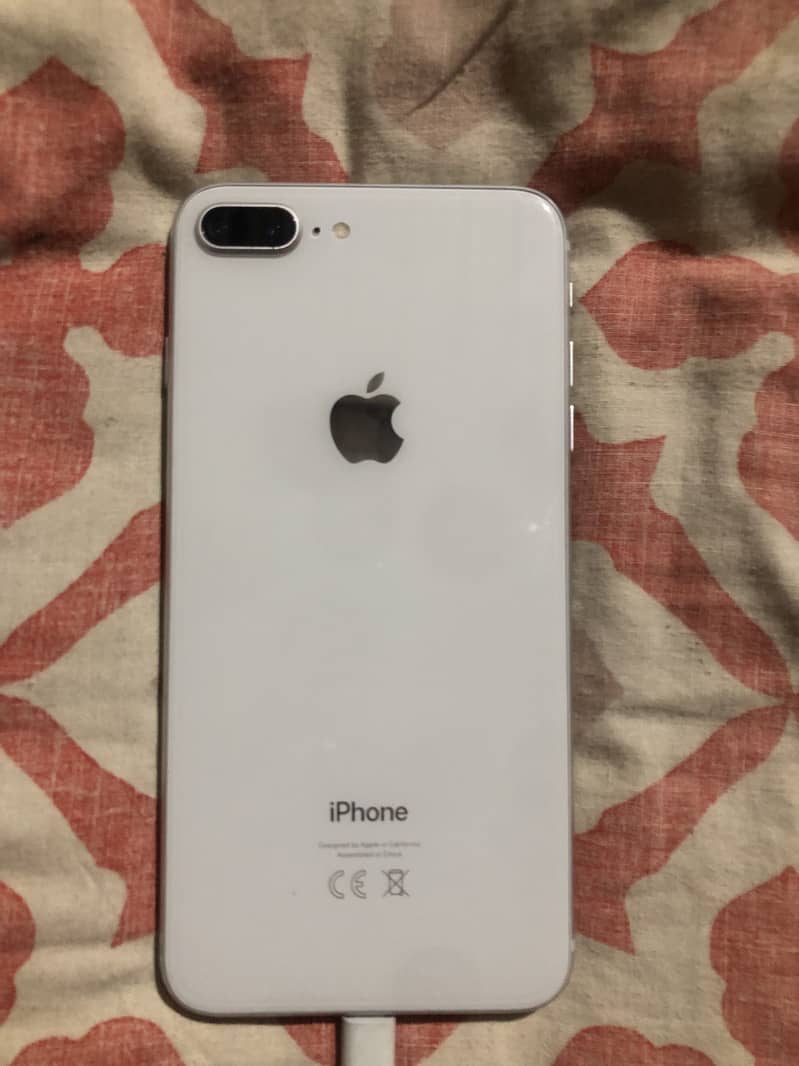 Apple iPhone 8 Plus 1
