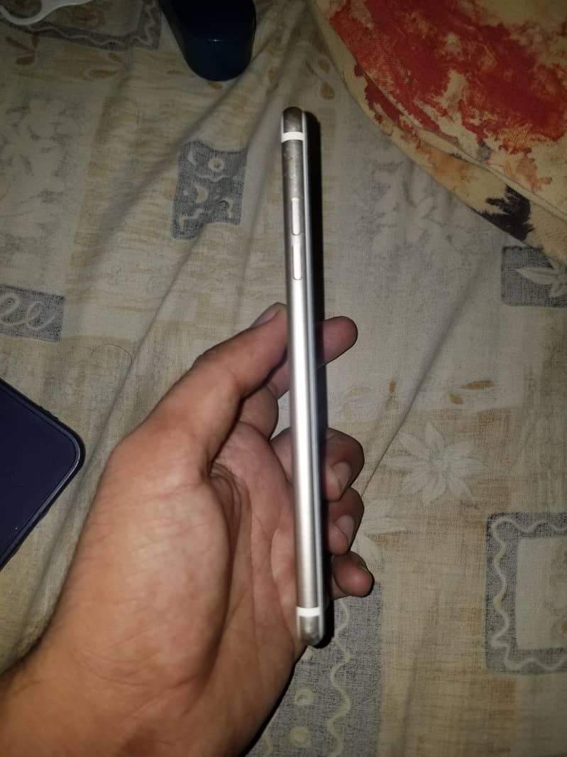 Apple iPhone 7 Plus 4