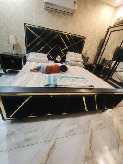 Bed set , Wooden Bed set , Solid bed set , King Size bed set , dressng