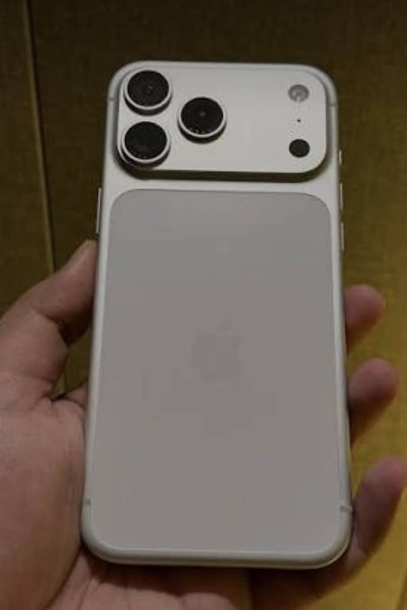 Iphone 17 pro max 1