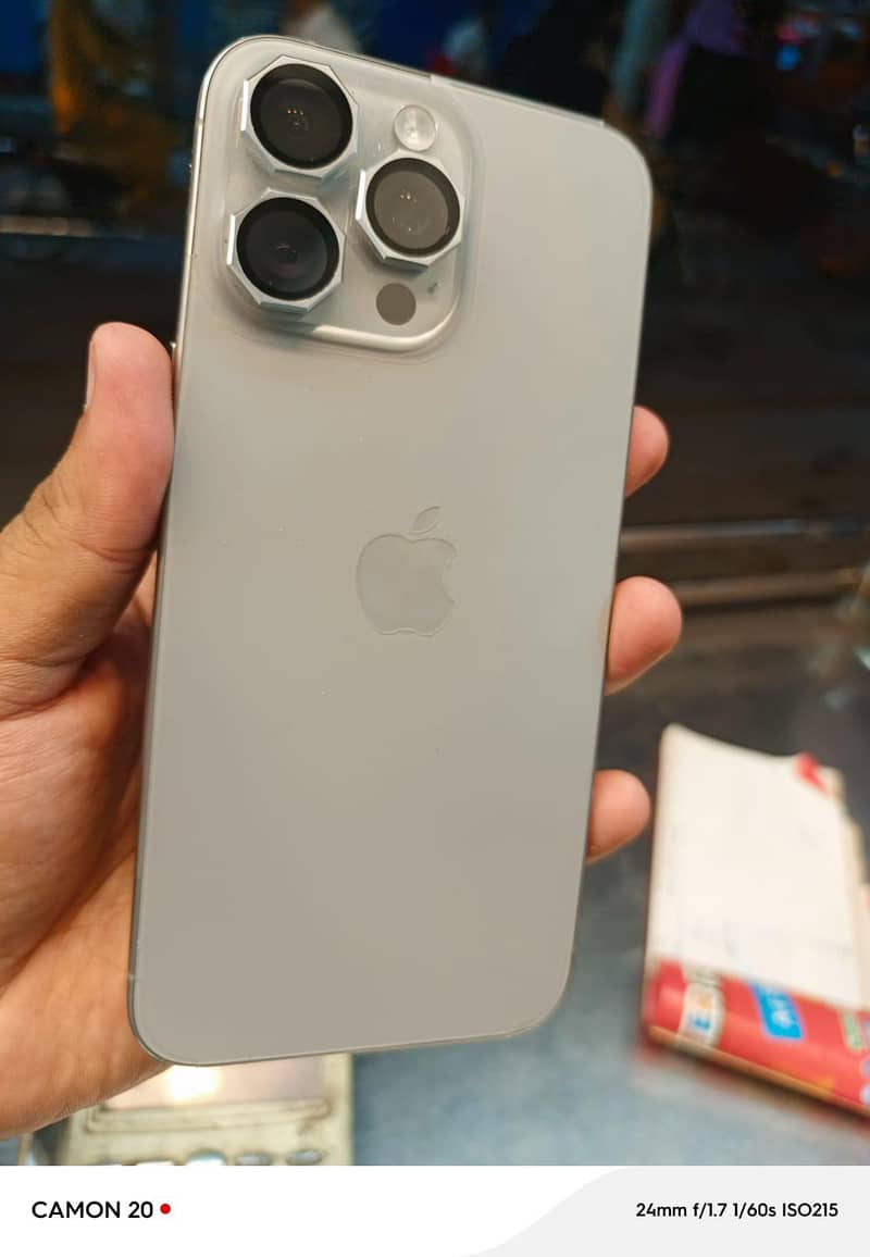 iPhone 15 Pro Max. 0