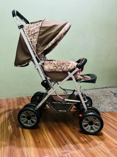 pram stroller branded very good condition  03342570647