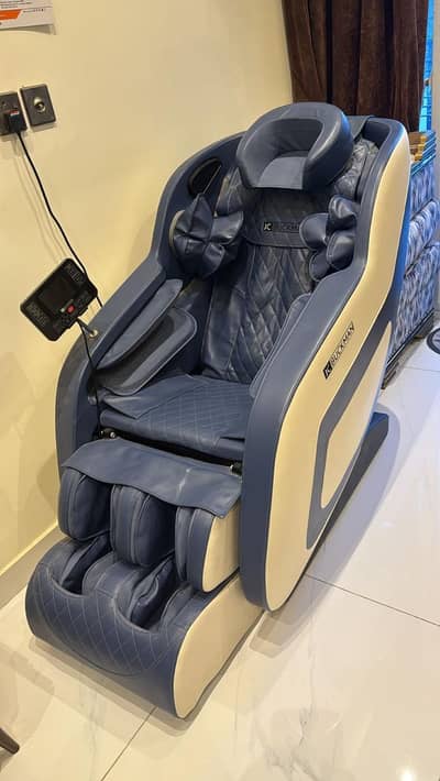 JCBuckman Full Body Massage Chair – Hardly Used