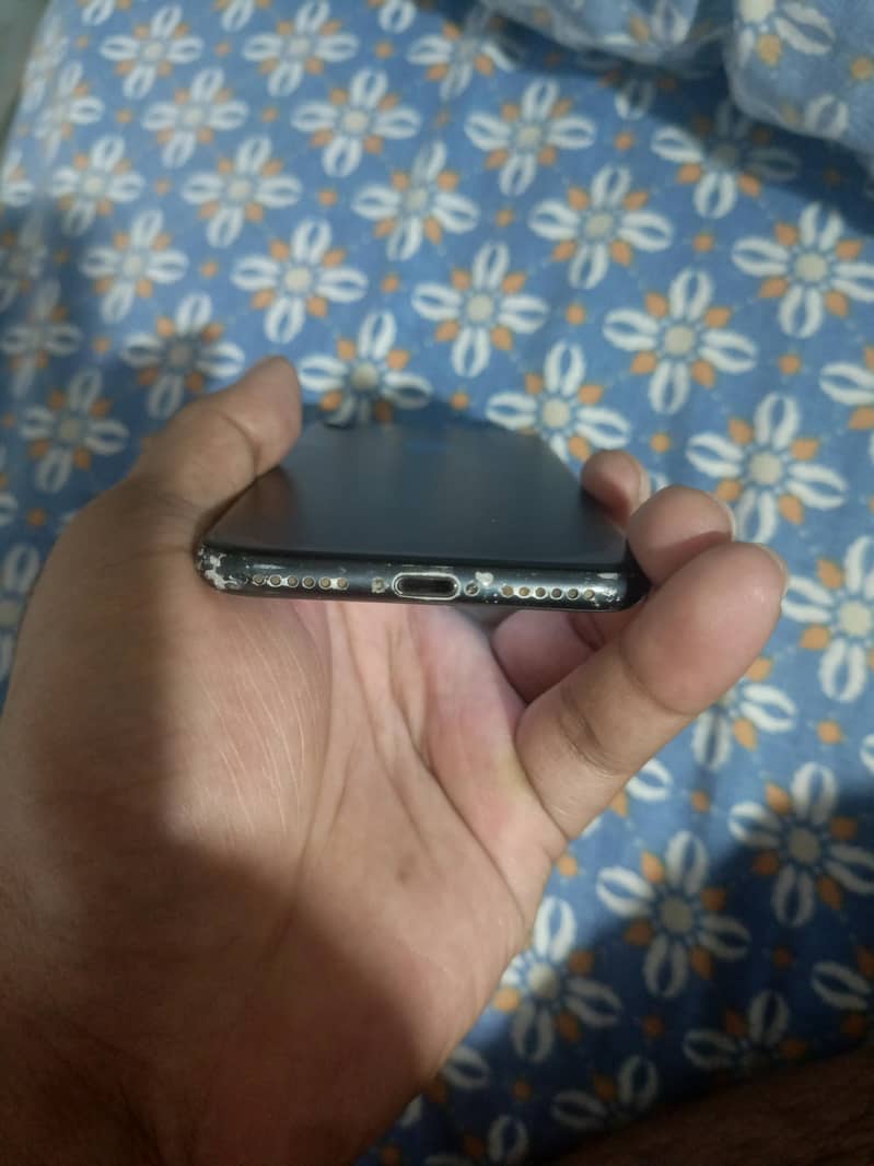 Apple iPhone 7 1