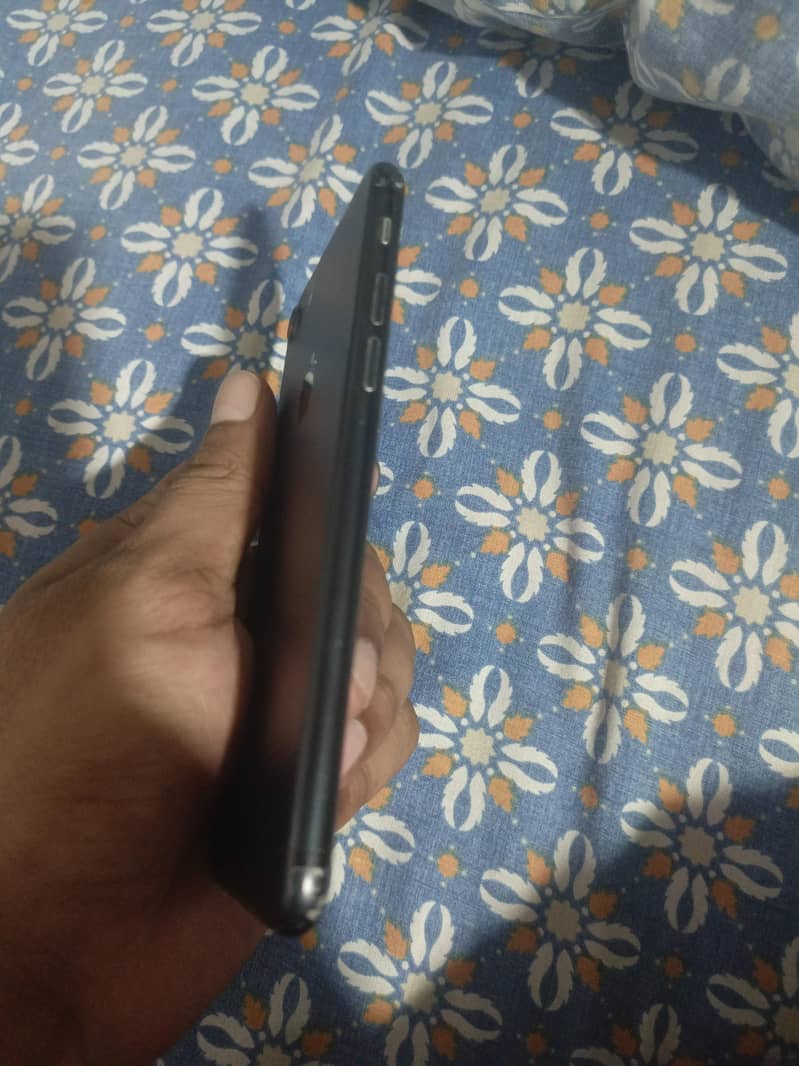 Apple iPhone 7 2