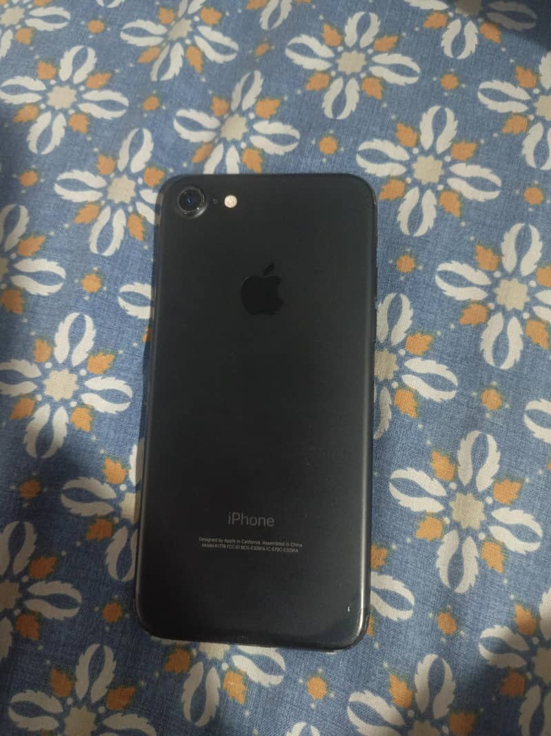 Apple iPhone 7 3
