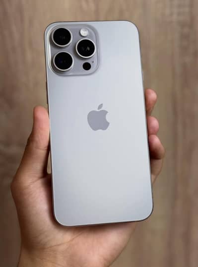 iPhone 15 Pro Max 256gb waterpack