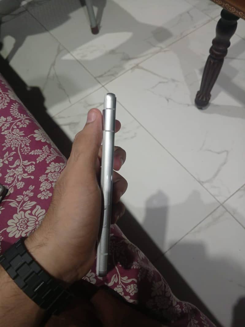 Google Pixel 7a 4