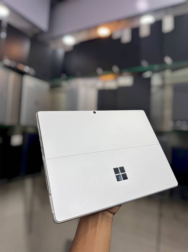 Surface Pro 8  12
