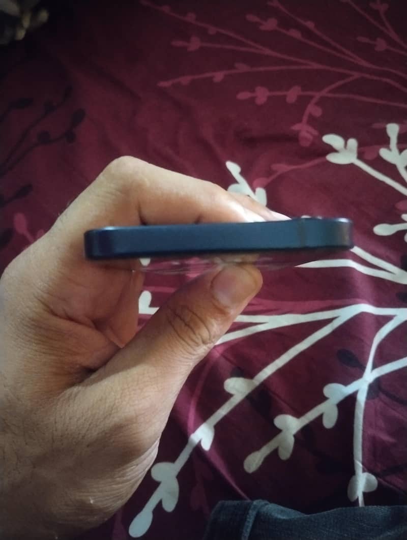 Apple iPhone 12 2