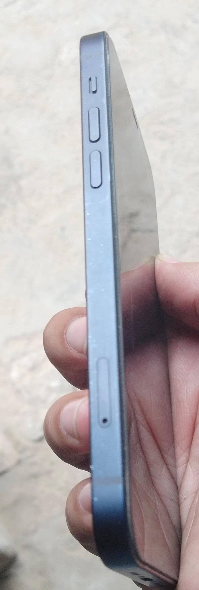 Apple iPhone 12 4