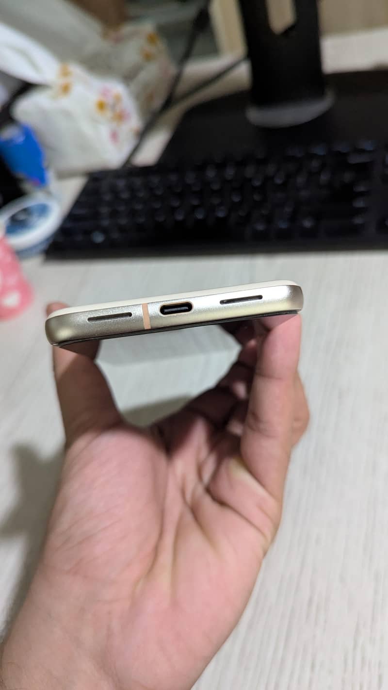 Google Pixel 8 2