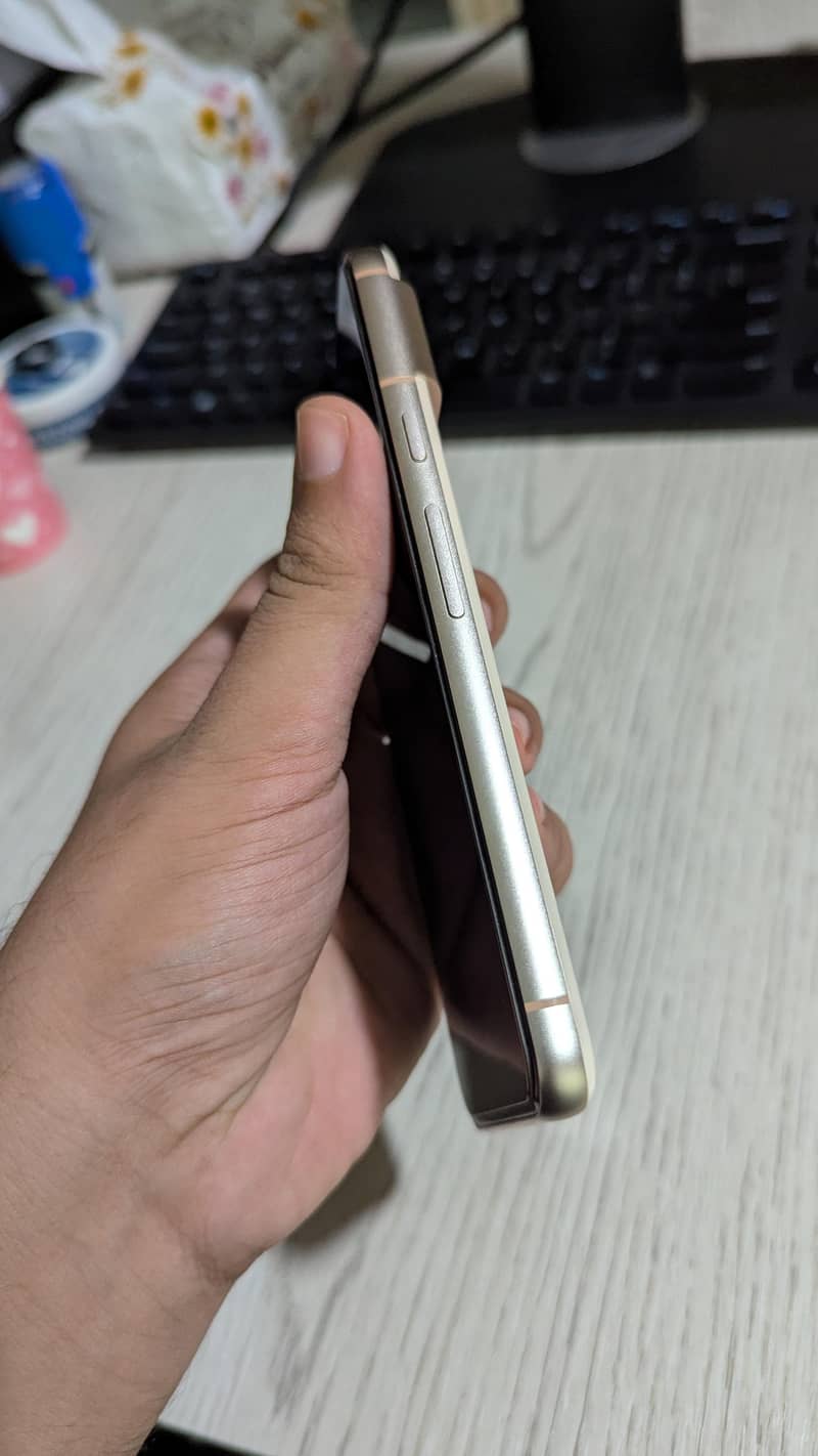 Google Pixel 8 4
