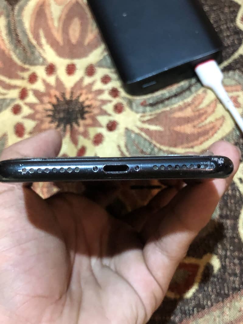 Apple iPhone 7 Plus 0
