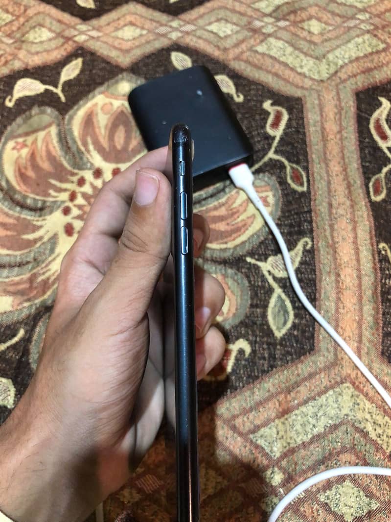 Apple iPhone 7 Plus 5