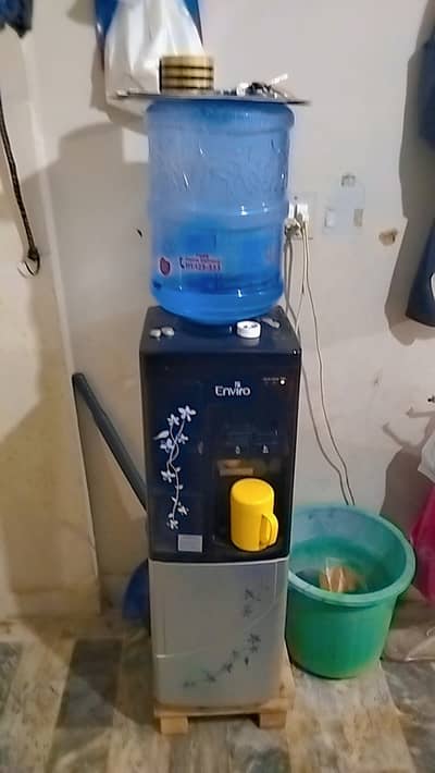 Water Dispenser with Fridge (8/10)