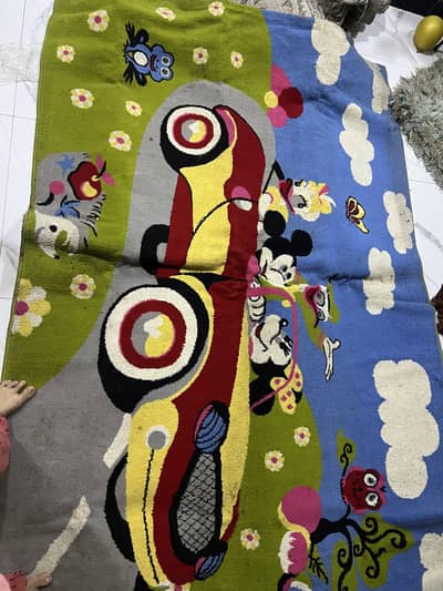 Kids cartoon carpet good condtion