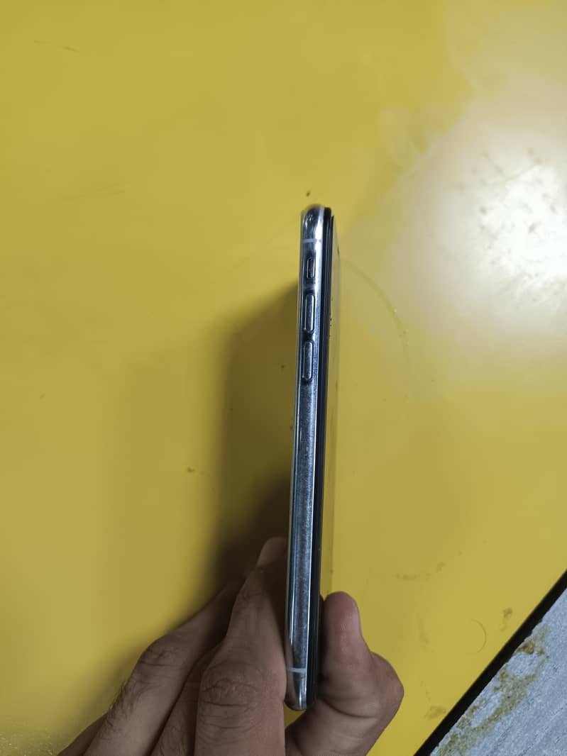 Apple iPhone X 9