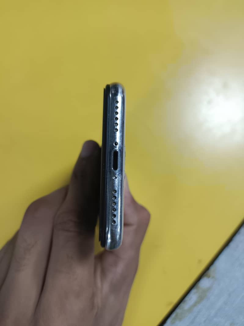 Apple iPhone X 10
