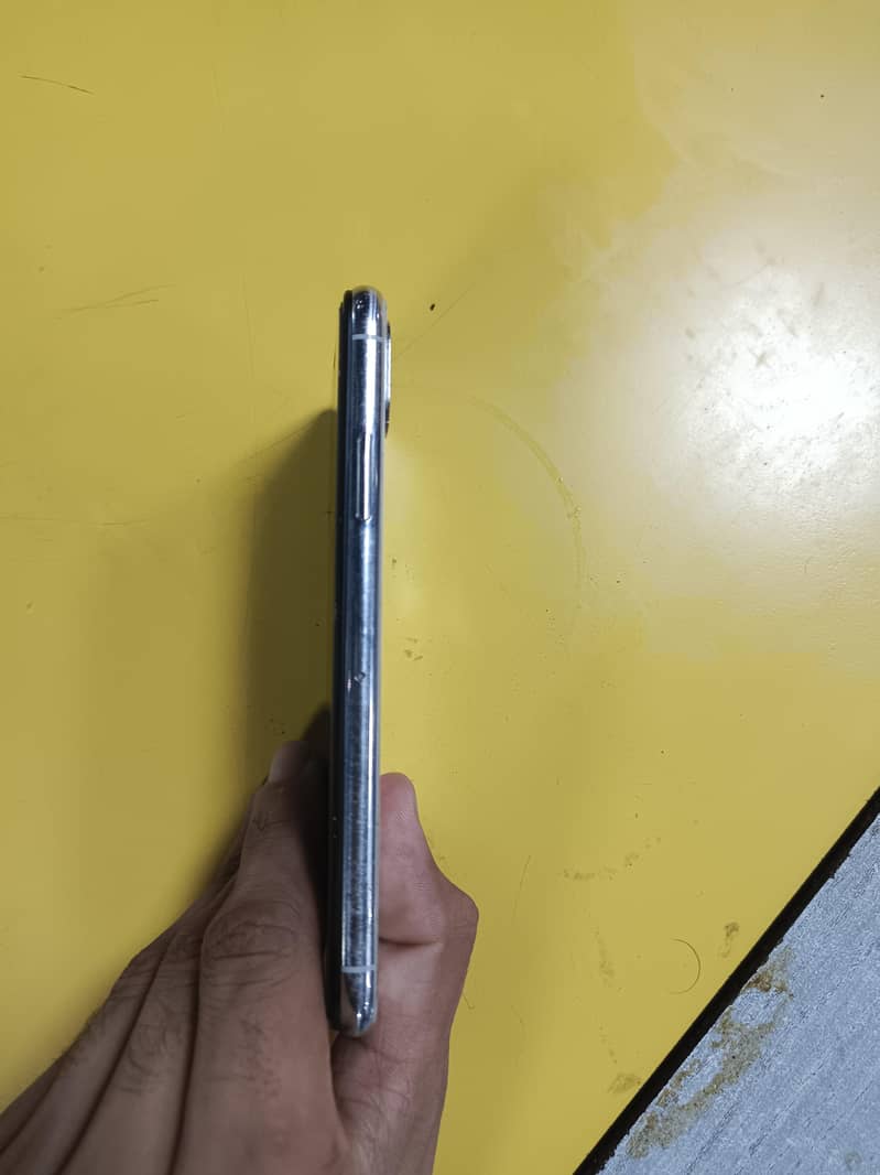 Apple iPhone X 12