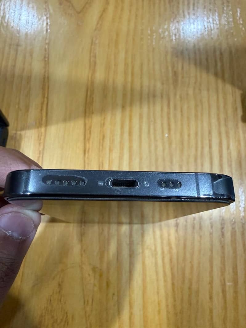 Apple iPhone 13 Pro 2