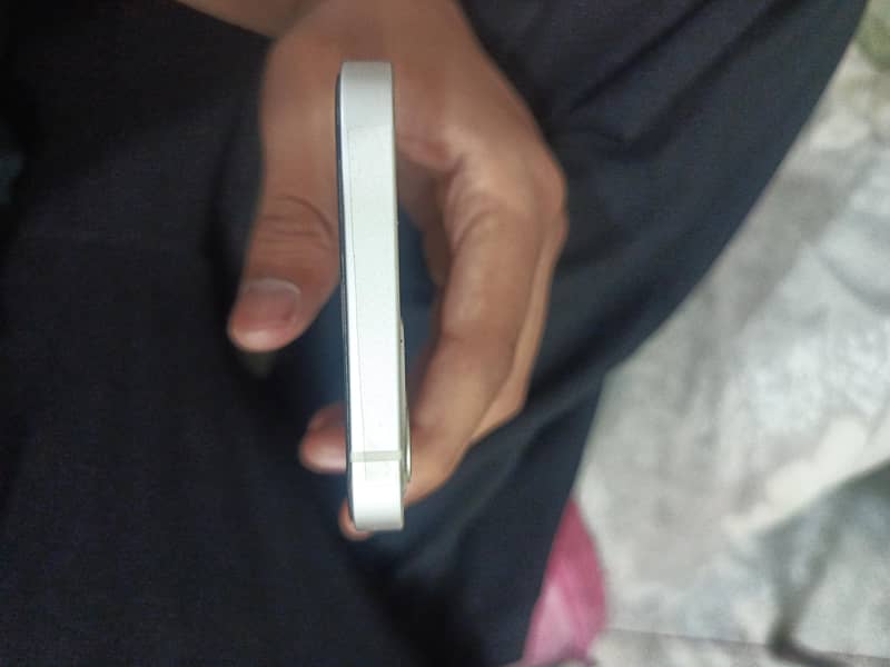 Apple iPhone 12 3