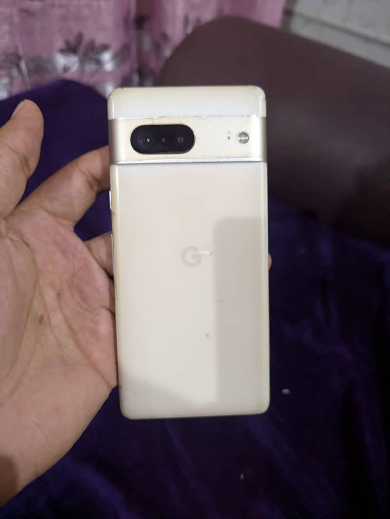 Google Pixel 7 4