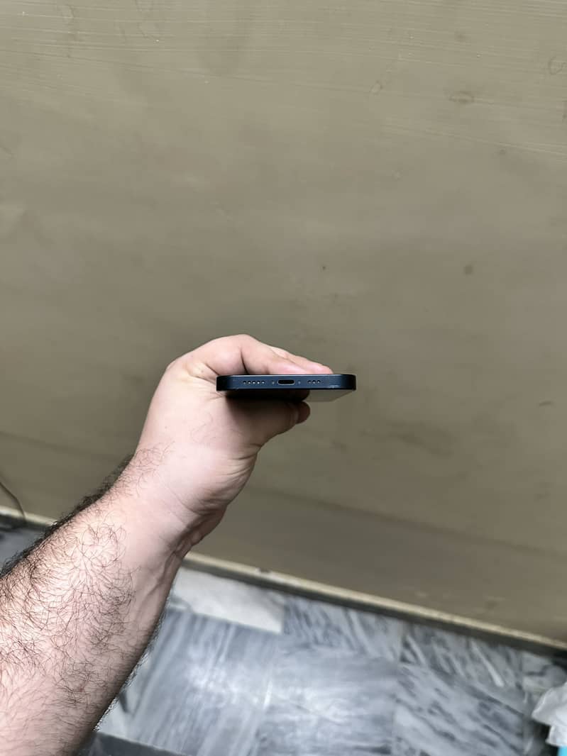 iPhone 13 Simple 2