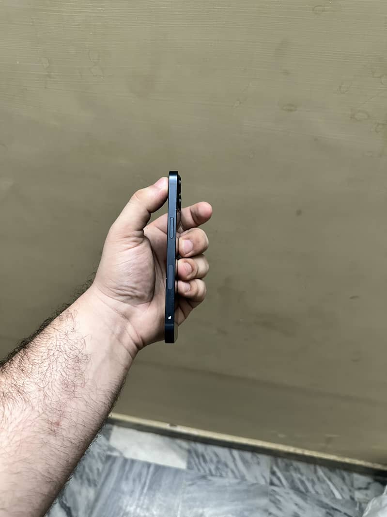 iPhone 13 Simple 3