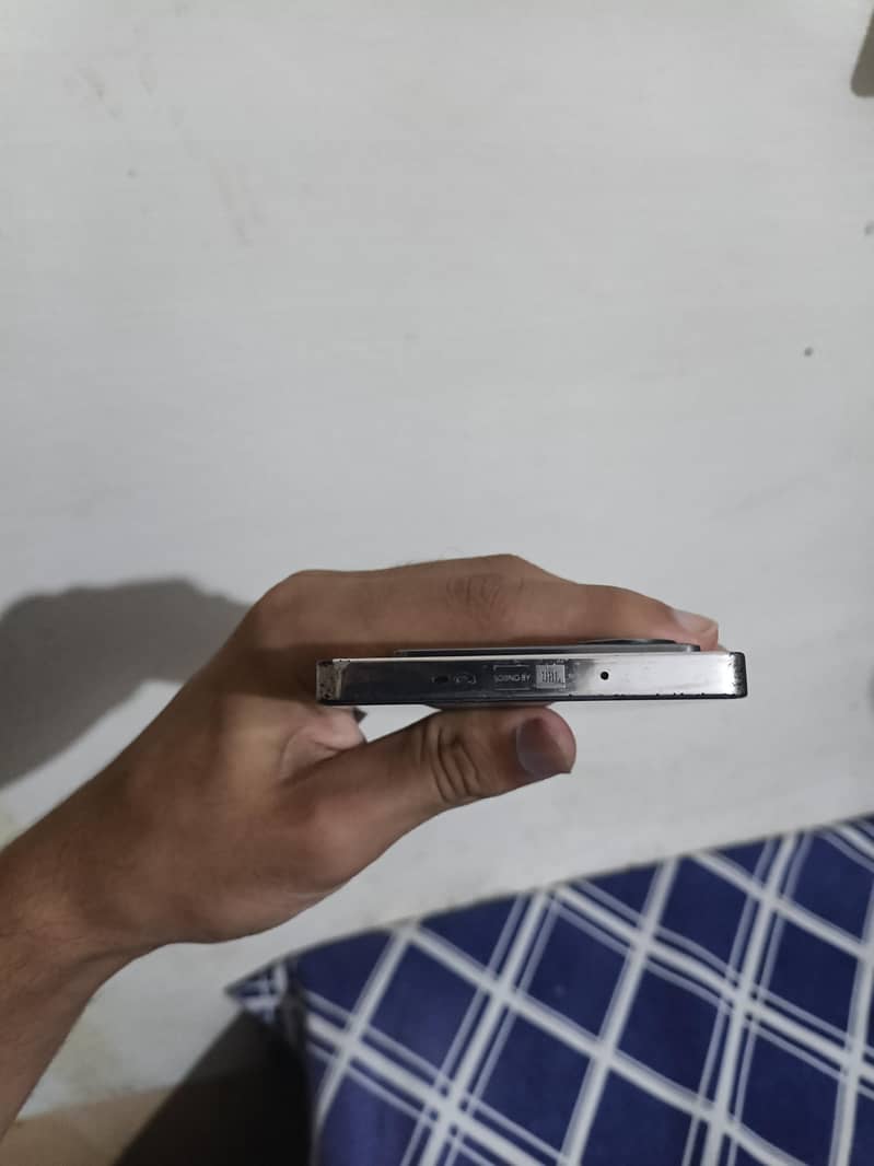 Infinix Note 40 4