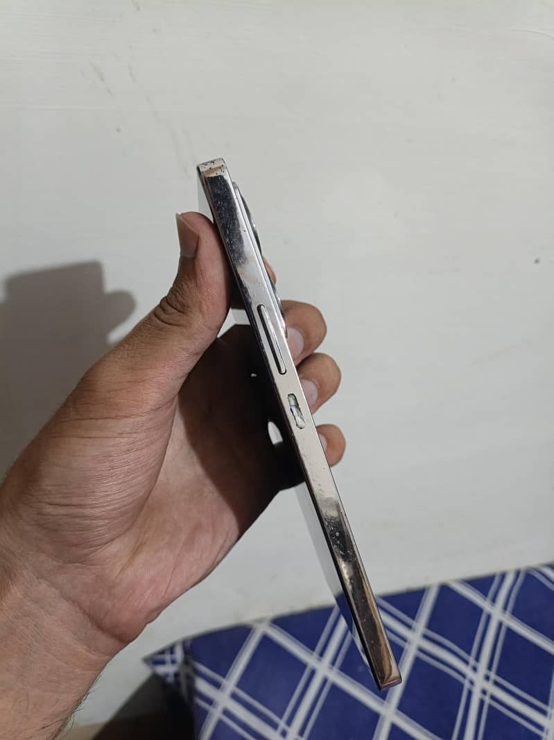 Infinix Note 40 5