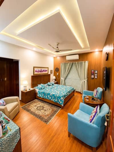 10 MARLA 4 BEDROOM HOUSE AVAILABLE FOR SALE