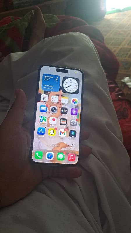 iPhone 15 Pro Max 4
