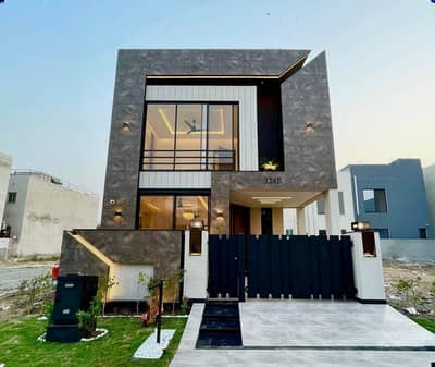 05 Marla Elegant & Fully Maintained Luxury Bungalow | Prime Location In DHA 9 Town, Lahore