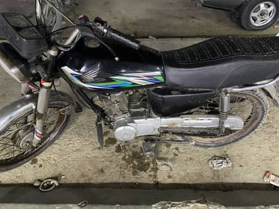 Argent sale karni ha bike wathsapp num 03472886706