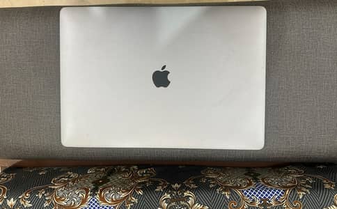 MacBook pro Core i7 (2019) 16GB/512 ssd 2.6GHZ