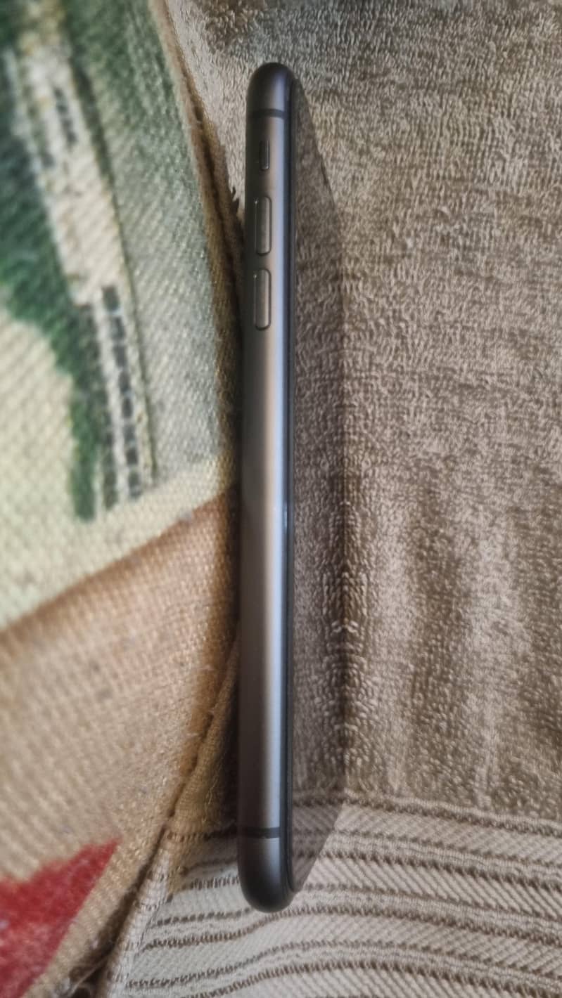 Apple iPhone 11 scratchless condition 2