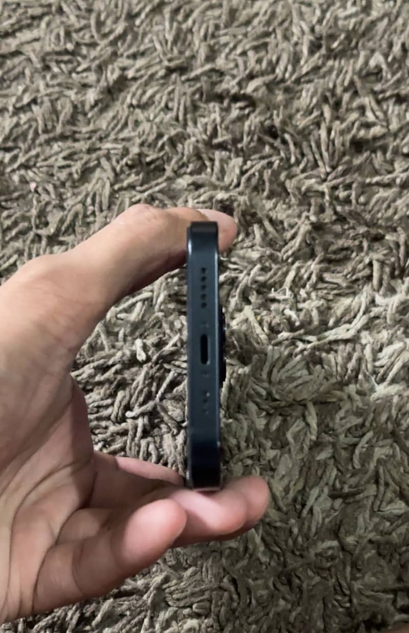 Apple iPhone 13 3