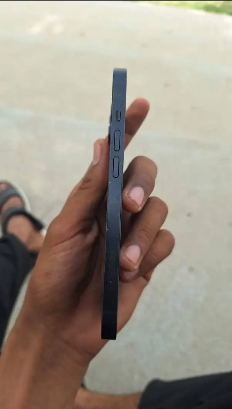 Apple iPhone 13 1